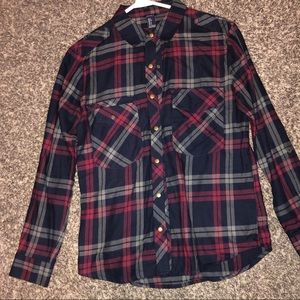 Women’s paid flannel.